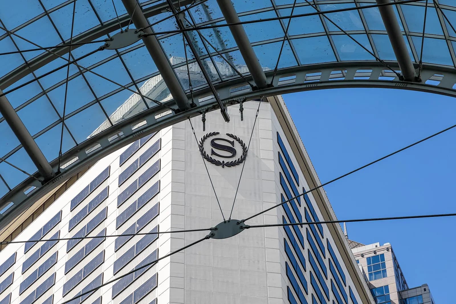 Sheraton Grand Seattle tower seen from Pike Street